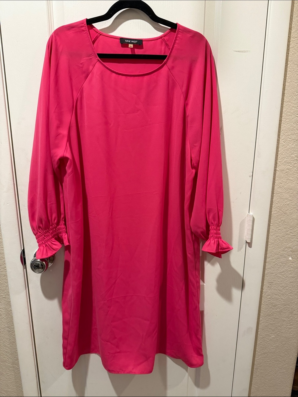 EUC Nine West Bright Pink Long Sleeve Shift Dress